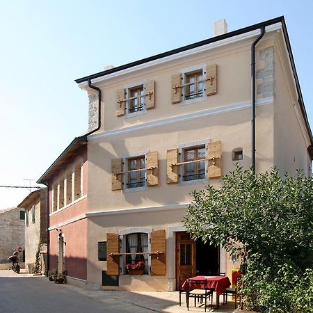 Bed and Breakfast Kastel Kaštelir Exteriér fotografie