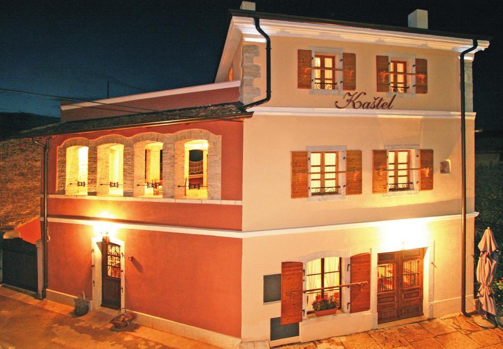 Bed and Breakfast Kastel Kaštelir Exteriér fotografie
