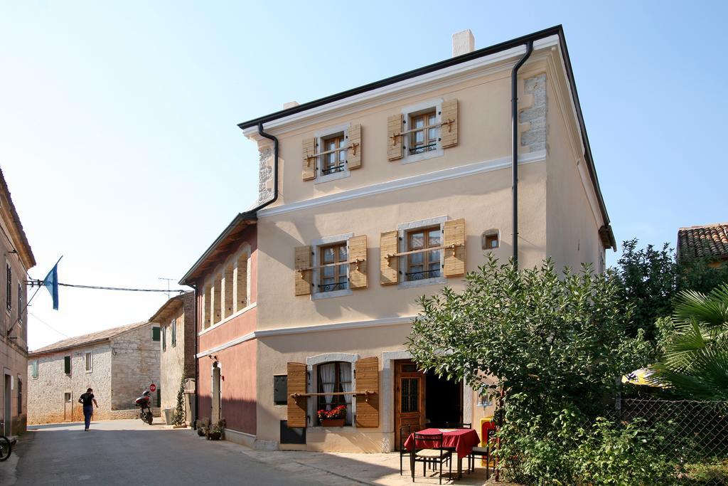 Bed and Breakfast Kastel Kaštelir Exteriér fotografie